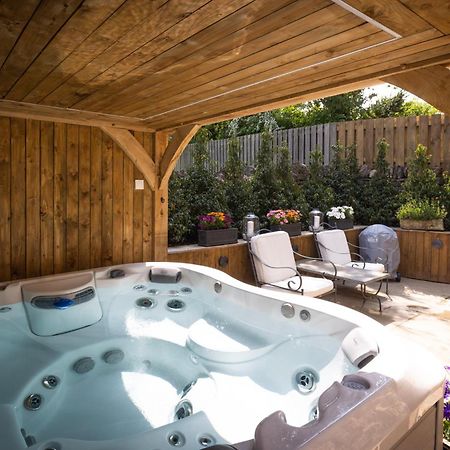 Cotswold Cottage With Hot Tub Bledington エクステリア 写真