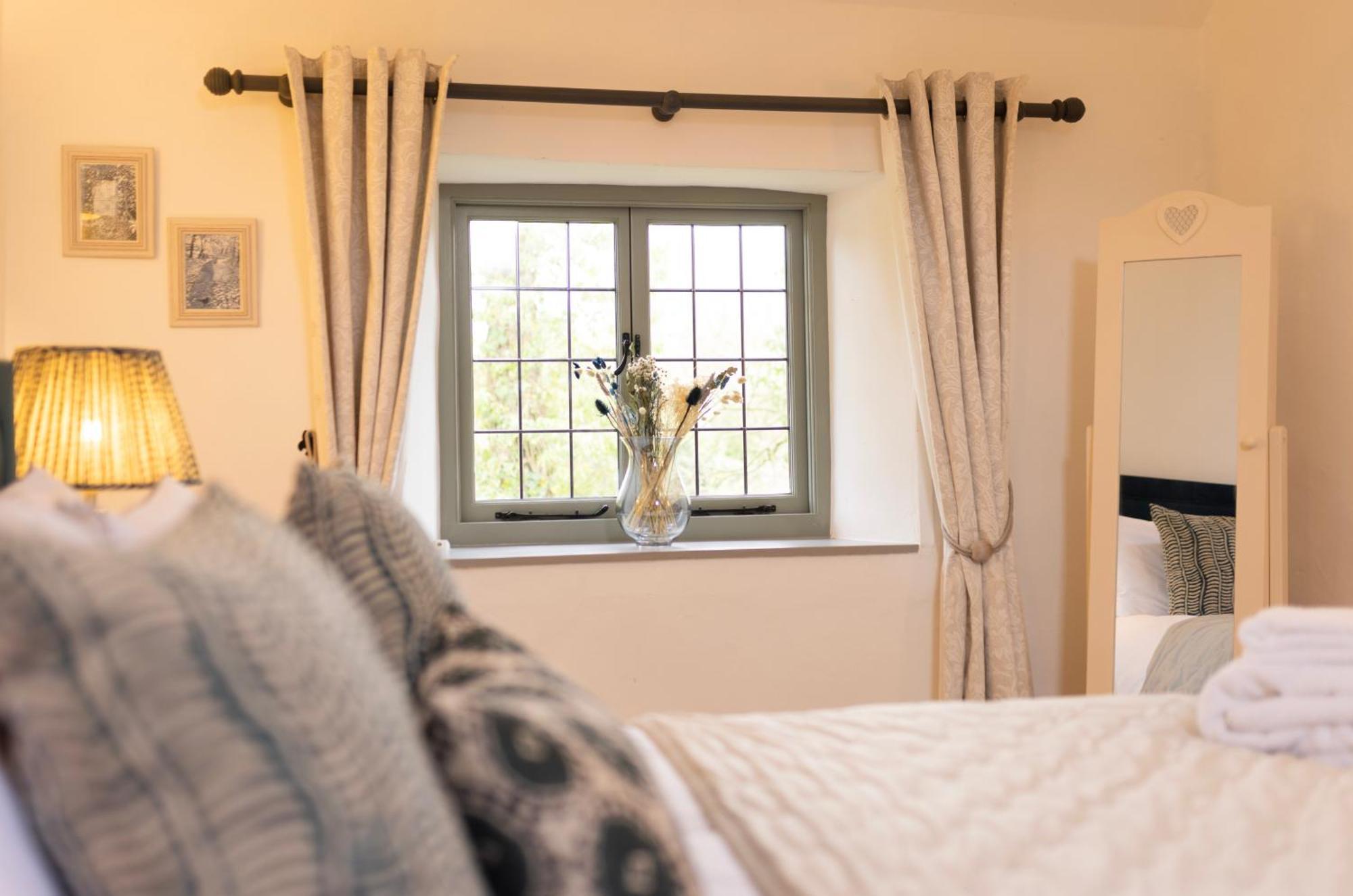 Cotswold Cottage With Hot Tub Bledington エクステリア 写真